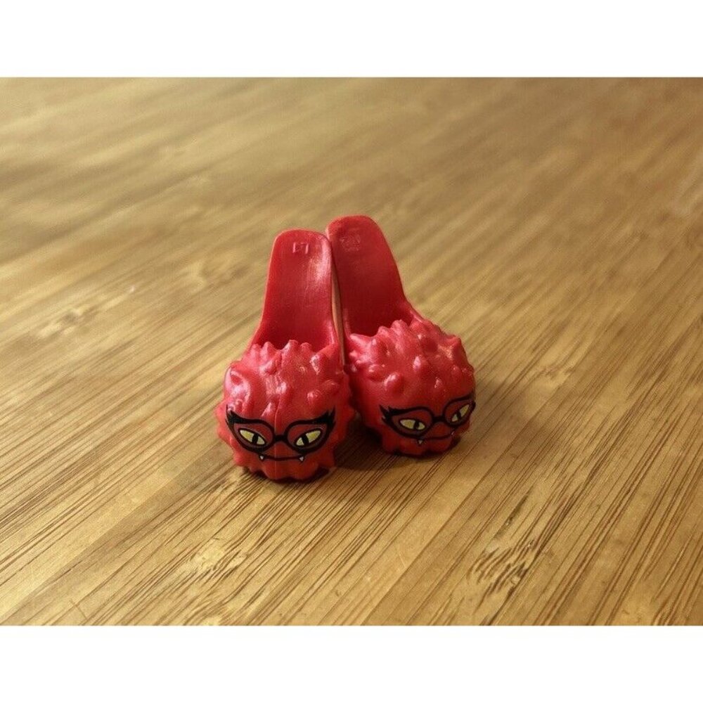2011 Monster High Werecat Purrsephone 1st Wave Doll Nude Red Glove shoes Extras - Picture 3 of 7